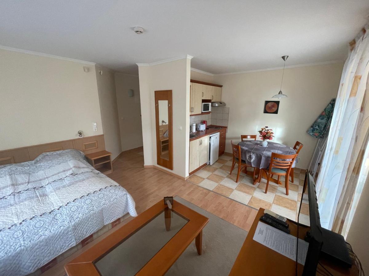 Garda Wellness Apartmanhaz Hévíz Екстериор снимка