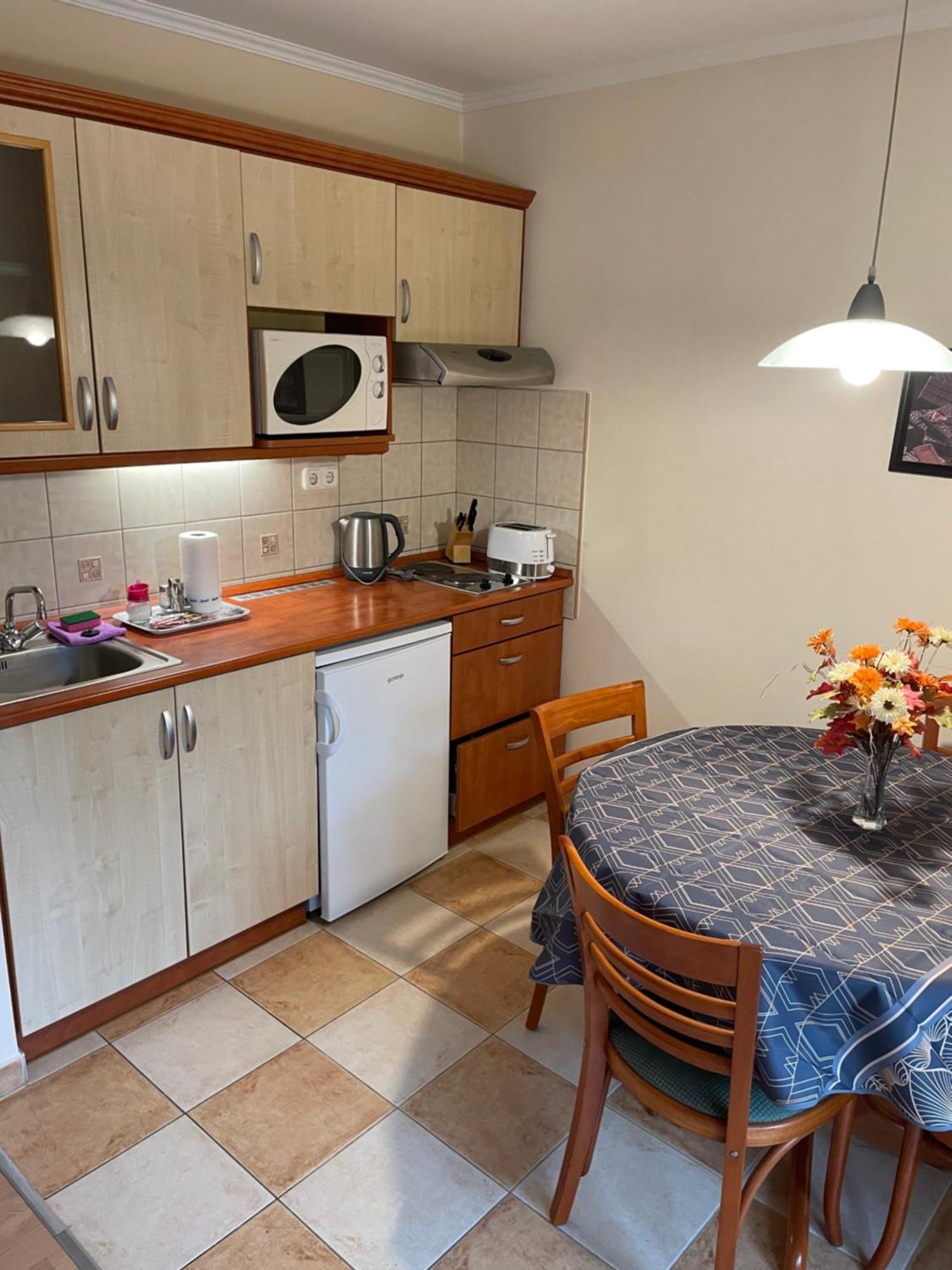 Garda Wellness Apartmanhaz Hévíz Стая снимка